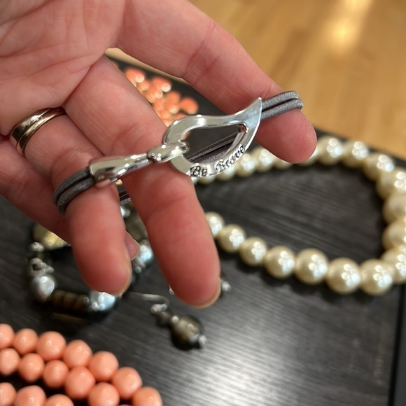 Beads statement necklaces earrings bracelets costume jewelry bundle - Picture 11 of 11